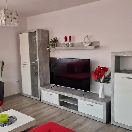 Eroplan アパート *