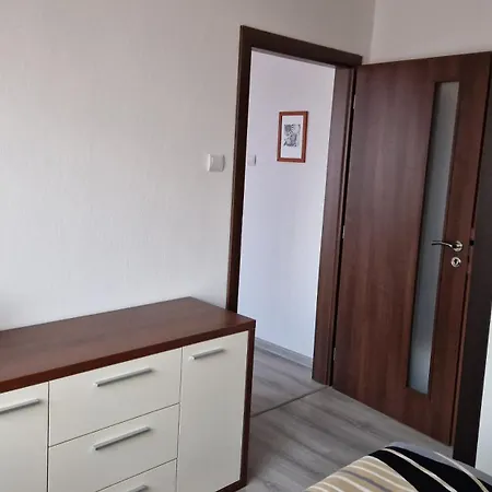 Eroplan アパート *